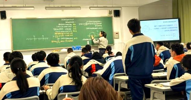 手写诗稿的墨香教育的力气来自生命与生命的彼此照亮 手写诗稿的墨香教育的力气来自生命与生命的彼此照亮