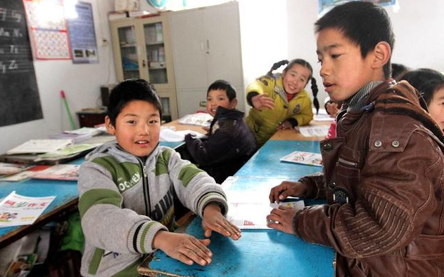 重视学生动态经常把目光聚焦在这些躲在“孤独城堡”里的孩子 重视学生动态经常把目光聚焦在这些躲在“孤独城堡”里的孩子